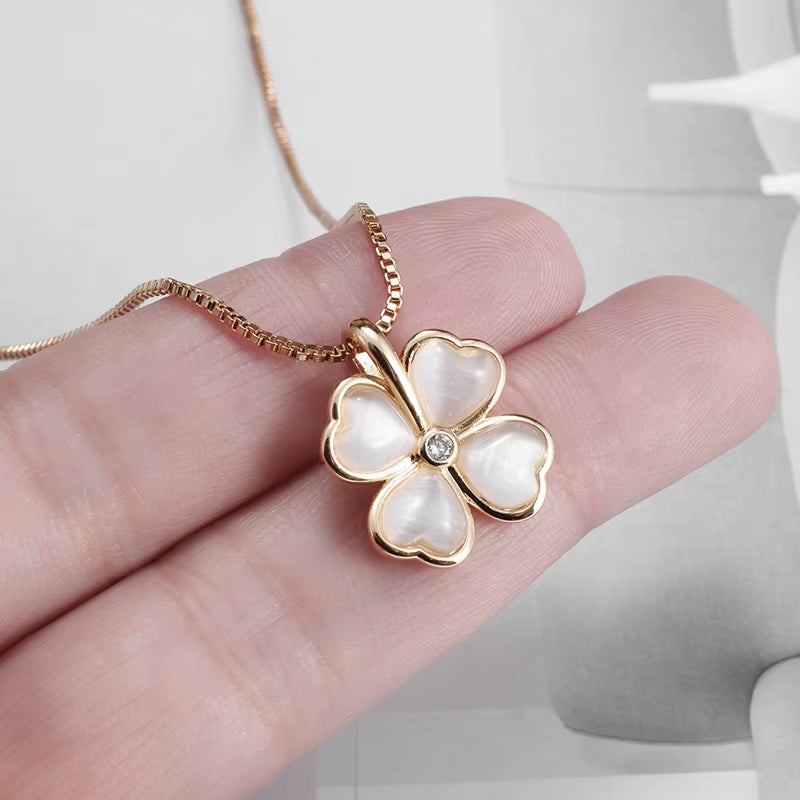Fashion Magnetic Folding Heart Necklace for Women Cute 4 Heart Clover Necklace Female Jewelry Gift